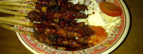 Warung Sate Solo "Pak Min" is one of Wis-Kulnya jOzZy ♪(´ε｀ ).