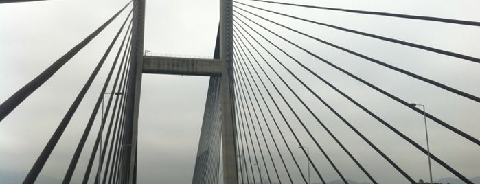 Kap Shui Mun Bridge is one of Orte, die Aptraveler gefallen.