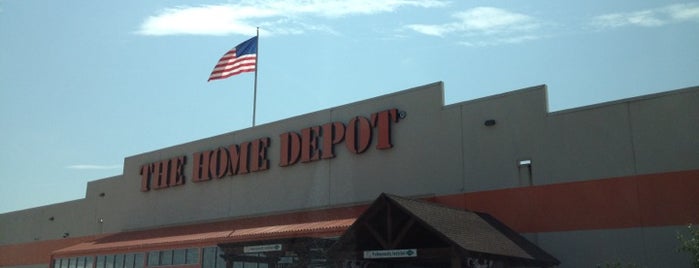 The Home Depot is one of Mary Toña 님이 좋아한 장소.