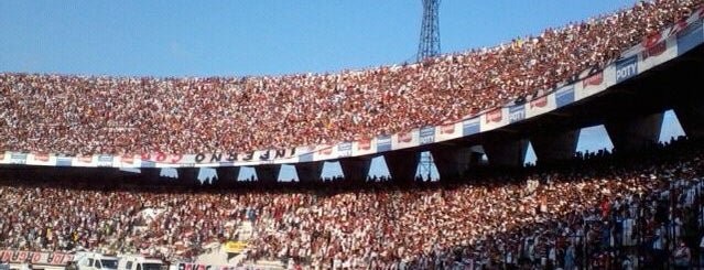 Estádio José do Rego Maciel is one of Lugares.