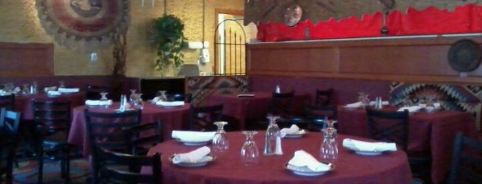 Sultan's Turkish Restaurant is one of Posti che sono piaciuti a John.