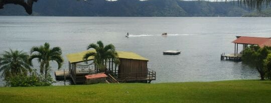Lago de Coatepeque is one of Lugares que visitar cuando vienes a San Salvador.
