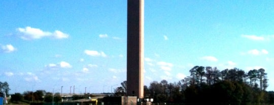 IAH Air Traffic Control Tower is one of Posti che sono piaciuti a Jorge Octavio.