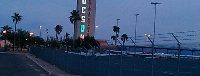 Aeropuerto Internacional de Tucson (TUS) is one of Airports I've visited.