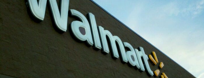 Walmart Supercenter is one of สถานที่ที่ Cheri ถูกใจ.