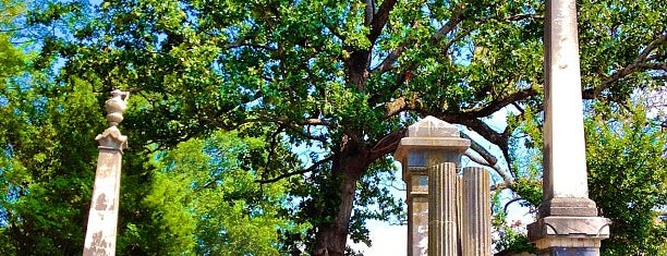 Mount Holly Cemetery is one of Little Rock.