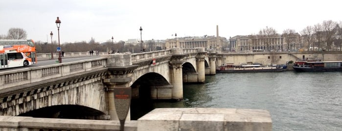Pont de la Concorde is one of Lugares favoritos de Teresa.