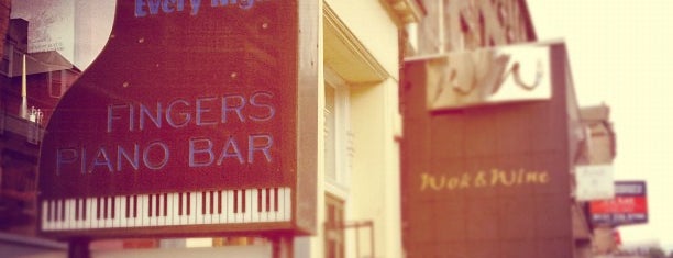 Fingers Piano Bar is one of Posti che sono piaciuti a Ana.