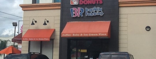 Dunkin' Donuts - Presidencial is one of Locais curtidos por Ricardo.