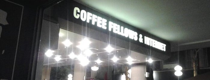 Coffee Fellows is one of Tempat yang Disukai Sh.
