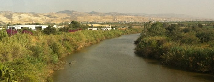 Sheikh Hussein Border Crossing is one of Orte, die Martin gefallen.