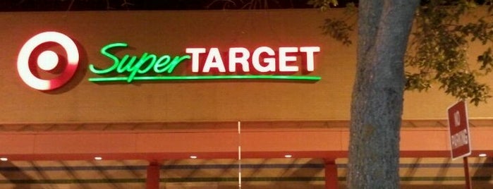 Target is one of Orte, die Dan gefallen.