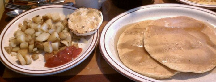 Le Peep Pancake House is one of Restaurant Favorites.