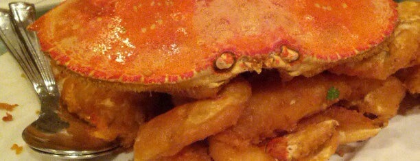R&G Lounge 嶺南小館 is one of The 15 Best Places for Chow Fun in San Francisco.