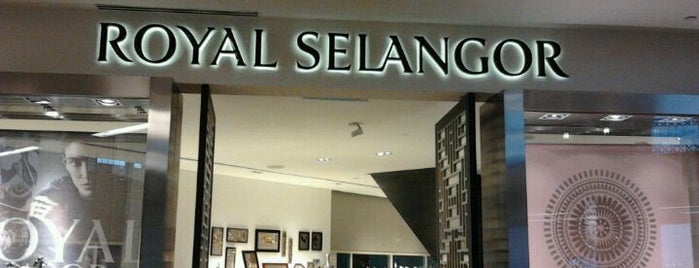 Royal Selangor Visitor Centre & School of Hard Knocks is one of Straits Quay.