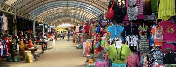 Zon Bebas Cukai Pengkalan Kubor is one of Shopping @ Kelantan.