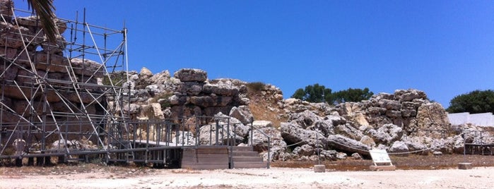 Ġgantija Temples is one of Malta.