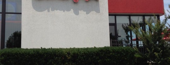 Chick-fil-A is one of Drewさんのお気に入りスポット.