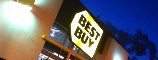 Best Buy is one of Orte, die Jess gefallen.