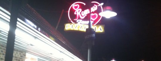 Romeo's Famous Pizzeria is one of A Victor (SU-3) 님이 좋아한 장소.