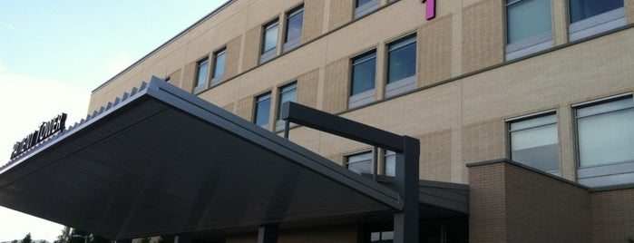 Riverton Hospital is one of Locais curtidos por Gary.
