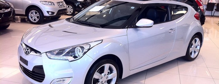Hyundai is one of Lieux qui ont plu à Roberto.