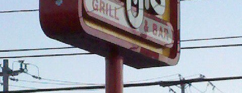 Chili's Grill & Bar is one of Brad'ın Kaydettiği Mekanlar.