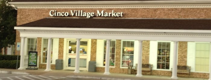 Cinco Village Market is one of Posti che sono piaciuti a Christopher.