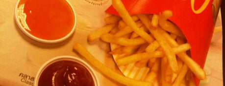 McDonald's & McCafé is one of For enjoy eating.