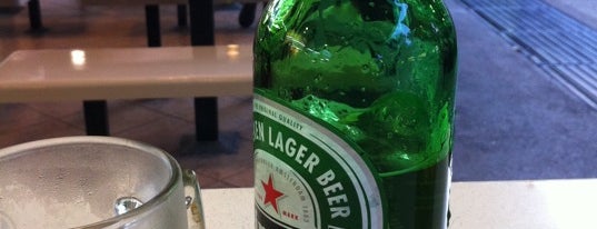 A Bottle Of Heineken is one of Singapur.