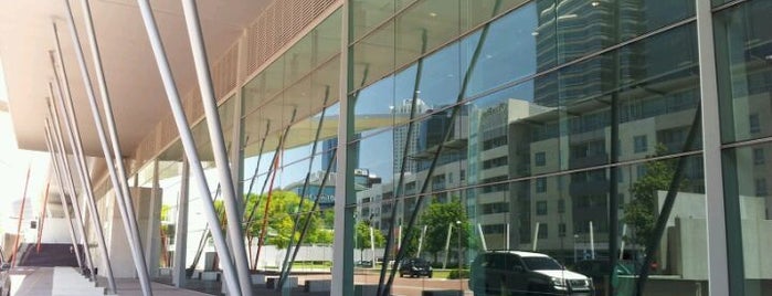 Perth Convention & Exhibition Centre is one of Tempat yang Disukai Shane.
