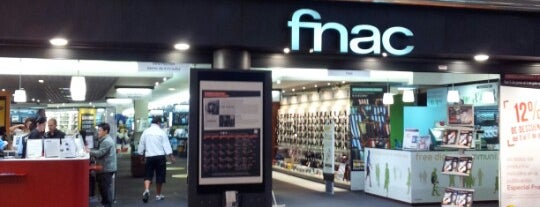Fnac is one of Victoriaさんのお気に入りスポット.