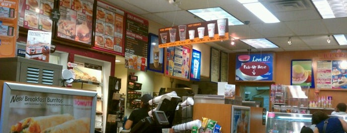 Dunkin' is one of Lugares favoritos de Evil.
