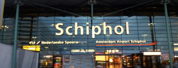 Amsterdam Airport Schiphol (AMS) is one of gezmeler.