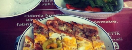 Dost Pide & Pizza is one of YE İÇ DUA ET....