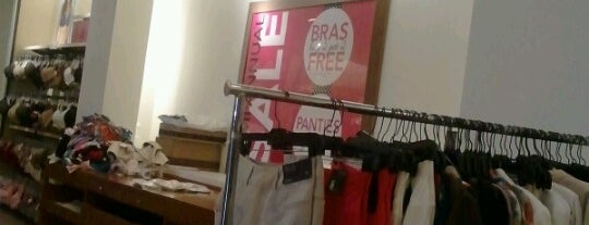 Lane Bryant is one of Joannaさんのお気に入りスポット.