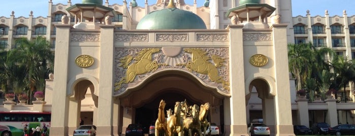 Palace of the Golden Horses is one of สถานที่ที่ 𝙷𝙰𝙵𝙸𝚉𝚄𝙻 𝙷𝙸𝚂𝙷𝙰𝙼 ถูกใจ.