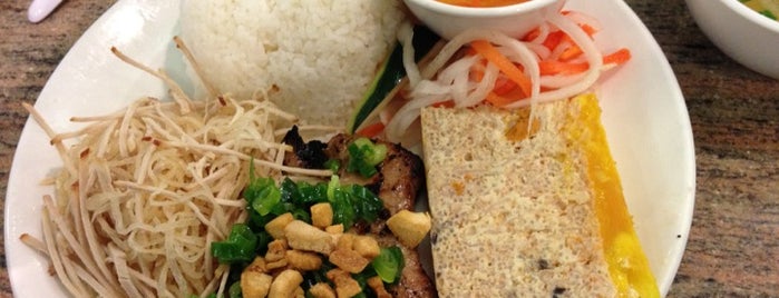 Phở Ao Sen is one of Tomさんの保存済みスポット.