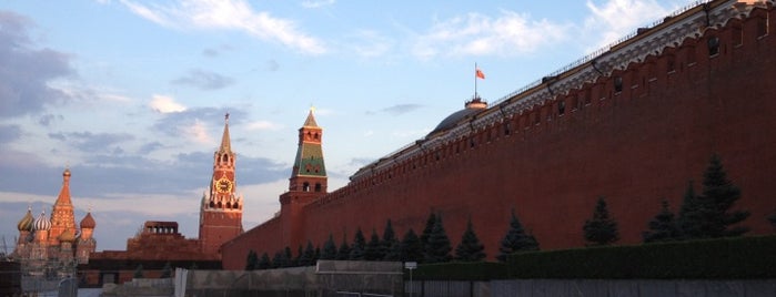 Red Square is one of Great Spots Around the World.