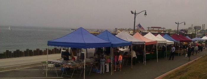 Redondo Beach Farmers' Market is one of Lugares guardados de Matthew.