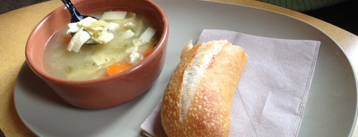 Panera Bread is one of Lugares favoritos de Christopher.