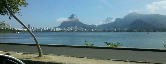 Lagoa Rodrigo de Freitas is one of 31 cosas que no puedes perderte en Río de Janeiro.