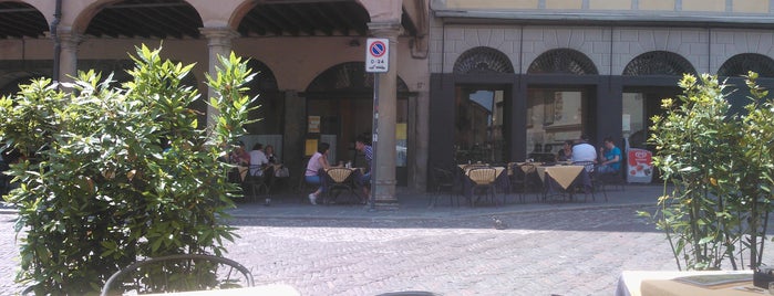 Bar Botticelli is one of Lugares favoritos de Metin.