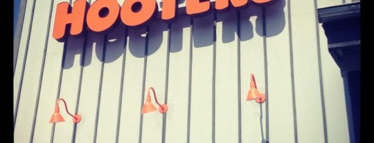 Hooters is one of Orte, die Jerald gefallen.