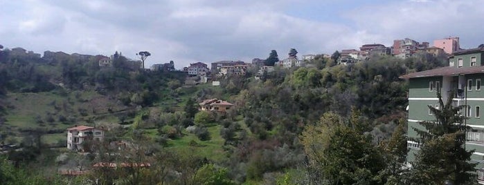 Castelnuovo di Porto is one of Orte, die Massimiliano gefallen.