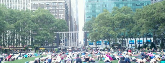 ブライアントパーク is one of Favorite FREE NYC Outdoors.