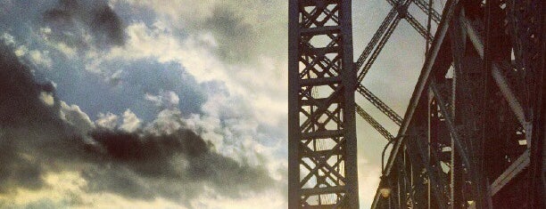 Williamsburg Bridge is one of ....