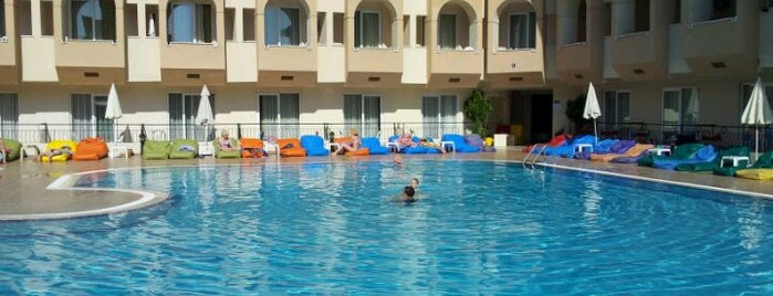 Rivero Hotel is one of Orte, die Tayyar gefallen.