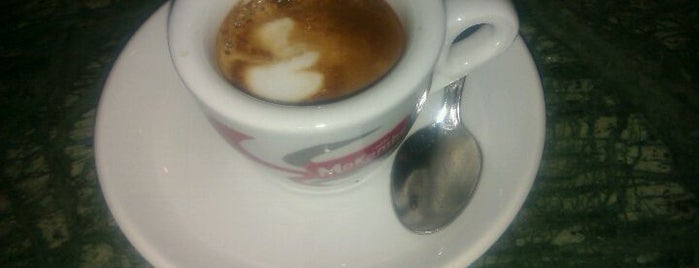 Gran Caffè D'Annunzio is one of Colazione/Pasticcerie.
