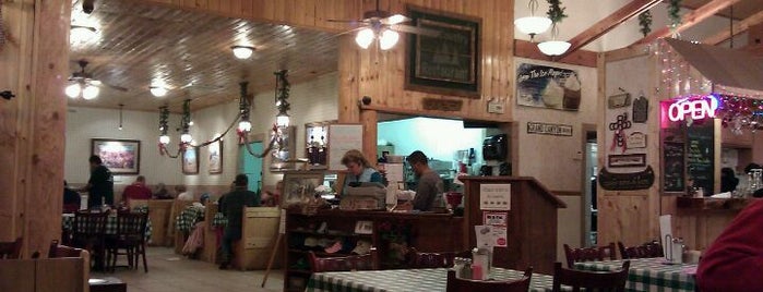 Pine Country Restaurant is one of Arizona: Reds, Grand Canyon and more.